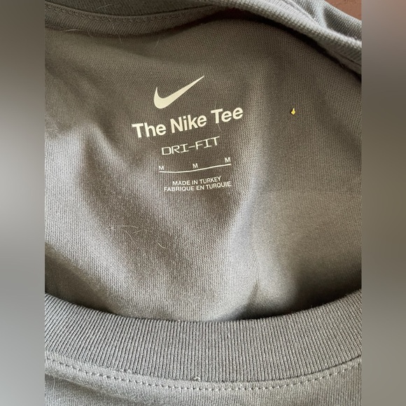 Nike Dri-FIT Wild Clash Men’s Size Medium Graphic Grey Long sleeve T-shirt NWT - Picture 9 of 11
